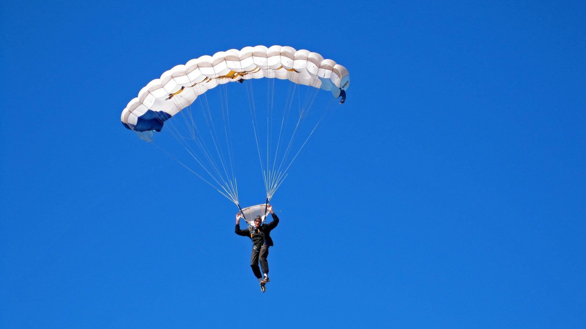 _未来运动配件：智能手环、动力鞋全面升级_，智能运动手环怎么使用教程